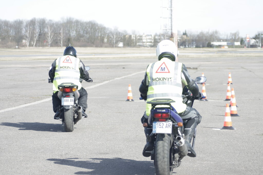 Vairavimo mokyklos vairavimo kursai kaune